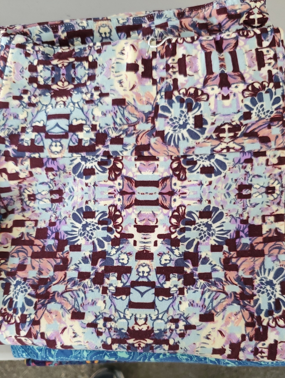 #L046 (CH) LuLaRoe Multi- Patterned Leggings